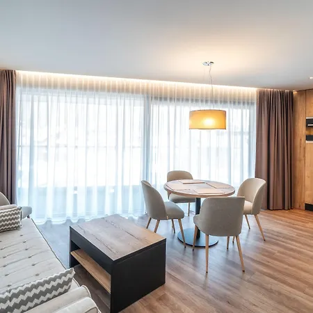 Meta 아파트호텔 4*