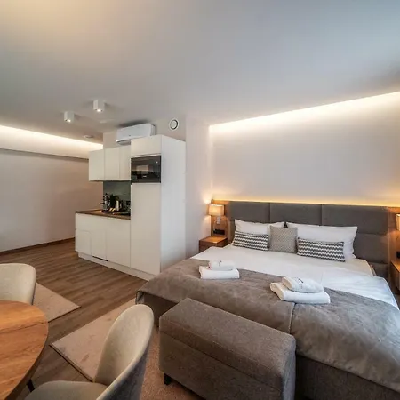 Meta Aparthotel 3*